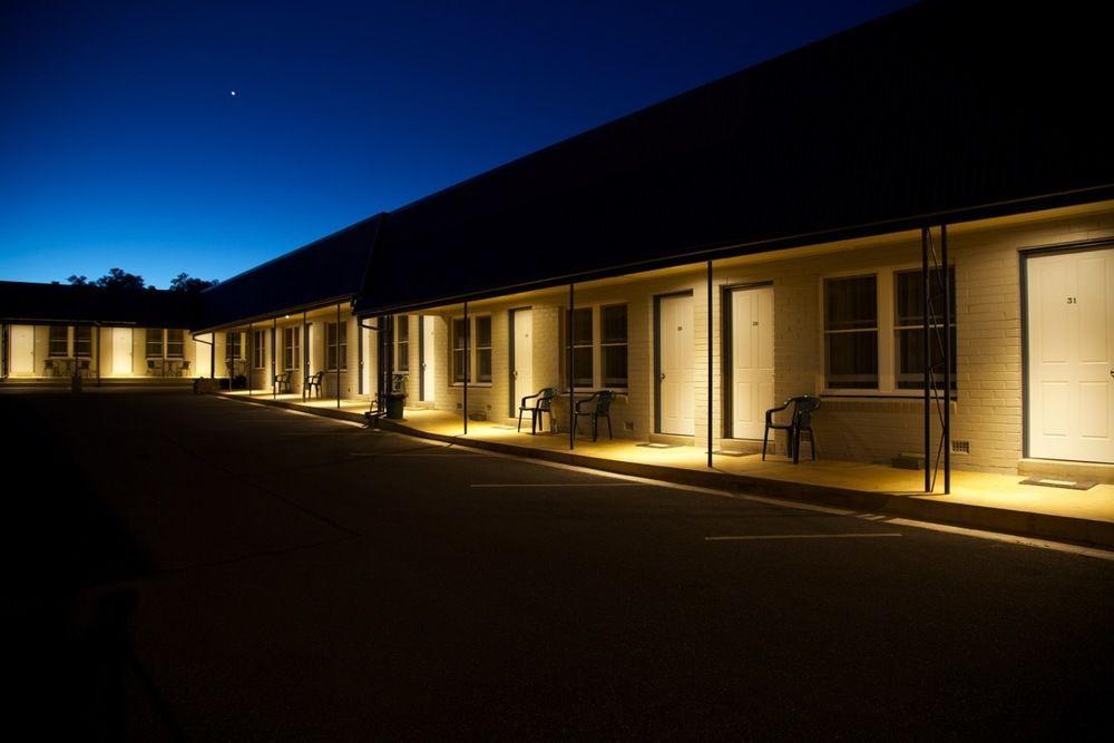 Amaroo Motel Tumuts Best Accommodation Bagian luar foto